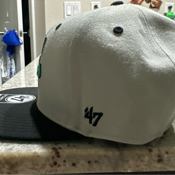 RARE Philadelphia Phillies ‘47 SnapBack (NWOT) - Picture 3 of 5